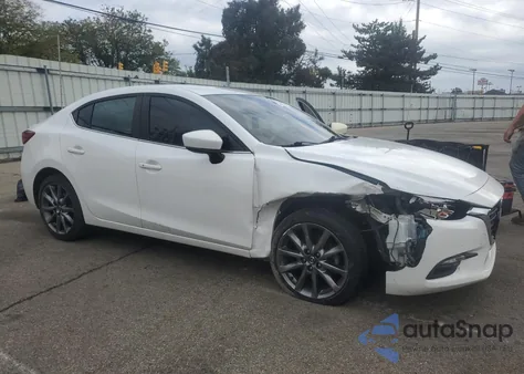 2018 Mazda 3 Touring z USA, uszkodzony, nr VIN 3MZBN1V3XJM160563